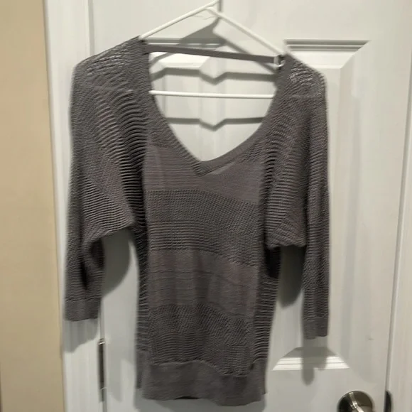 Guess Grey/silver knit v neck sweater size XS - Picture 2 of 6